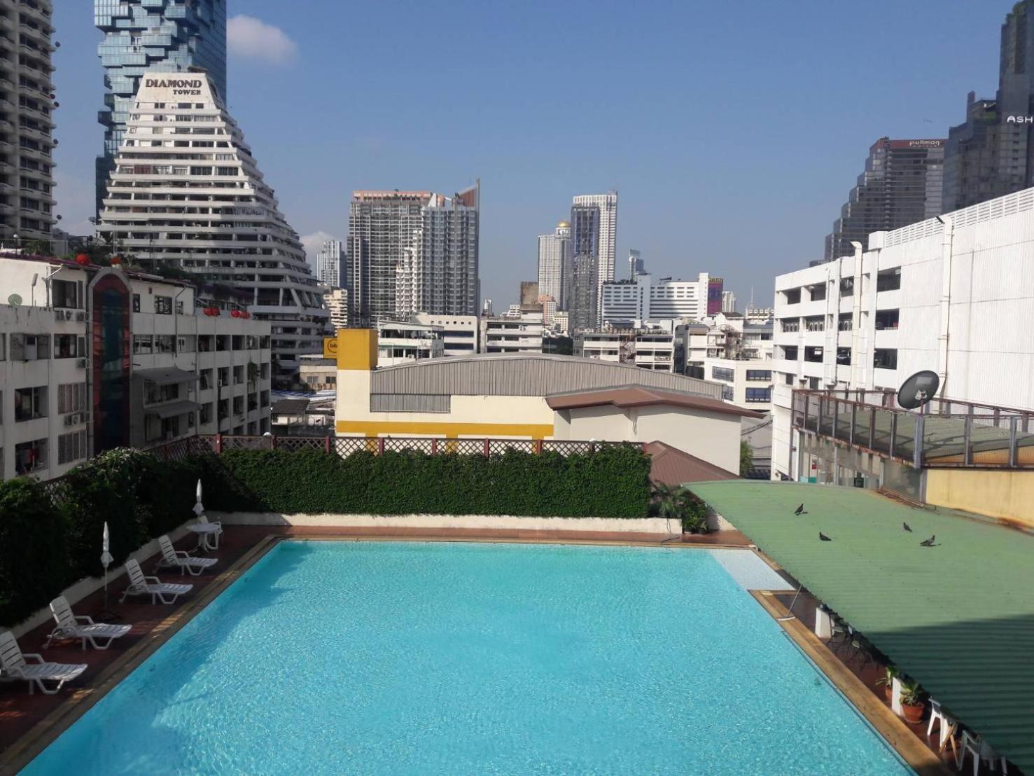 Panoramic City View Room At Silom Бангкок Екстер'єр фото